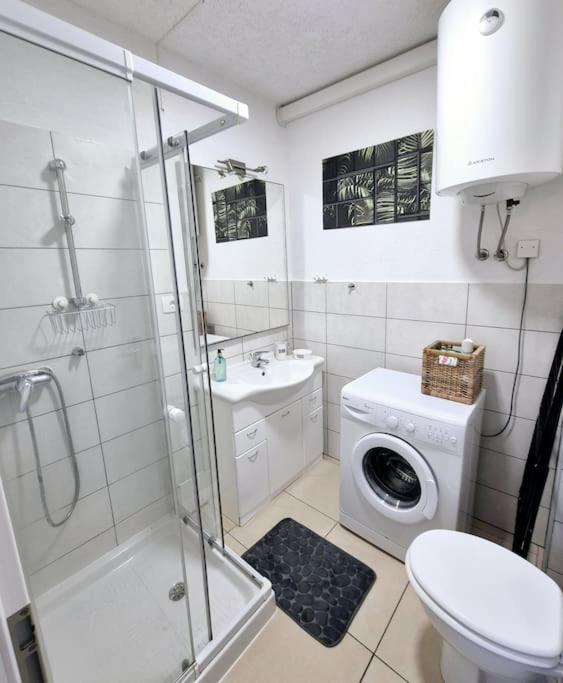 Apartment Ognissanti 2 - Free Parking Копер Екстериор снимка